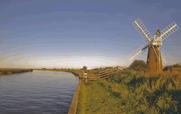 <b>A self catering cottage in Norfolk offers you the perfect way to holiday in this beautiful area of England.</b> <p>There is so much to experience in Norfolk including the wonderful Norfolk Broads, the Norfolk coast, Norwich and the many rural market and seaside towns including Great Yarmouth, Fakenham, Wells-Next-the-Sea, Kings Lynn and Wroxham. <p>We have self catering accommodation suitable for a romantic short break, a family holiday or for accommodating a large group with self catering cottages and apartments in Norfolk.